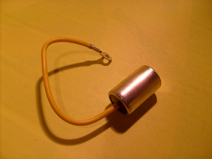 kondenzátor ČZ krátký